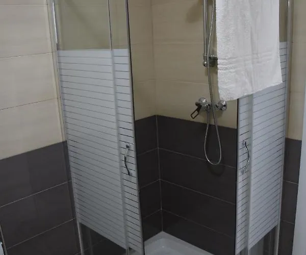 Semesterbostad Flora *